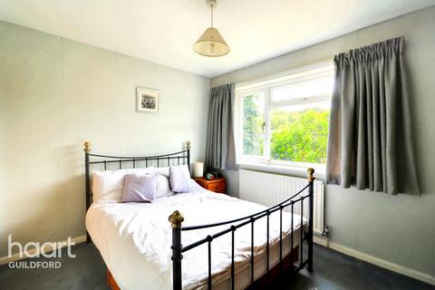 7 Oak Cottage Close, Wood Street Village, Guildford, GU3 3DB