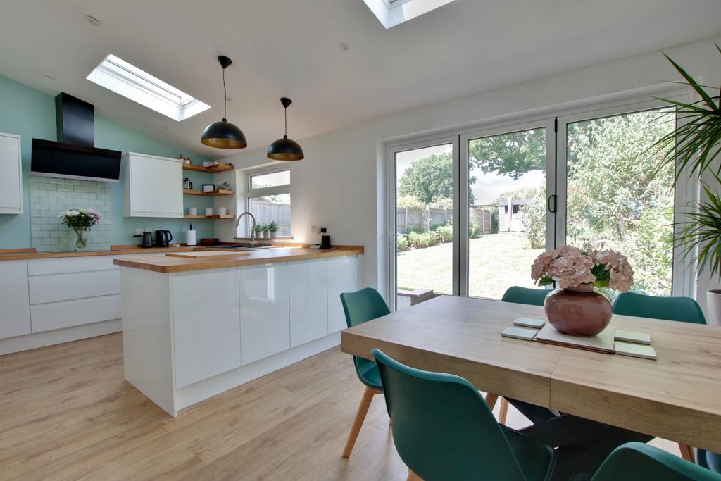 Kitchen diner