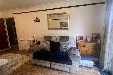 1 bedroom ground floor flat for sale, North Street, WALTON ON THE NAZE, CO14