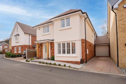 4 bedroom detached house for sale, The Chase, Benfleet, SS7