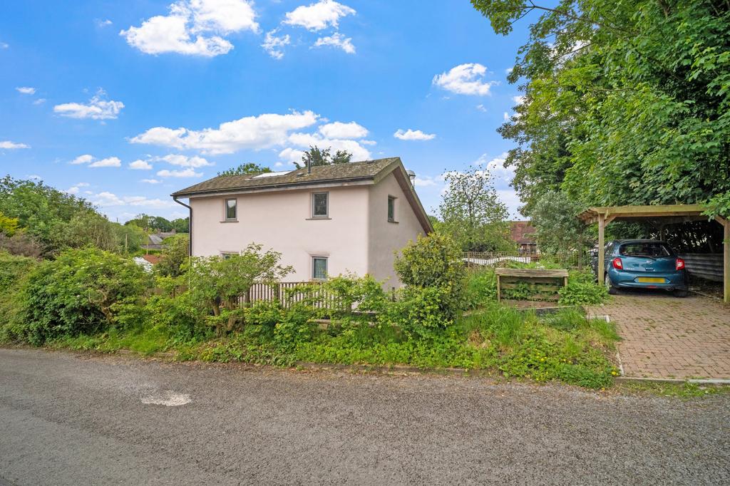 Milborne St Andrew, Dorset 2 bed detached house for sale £275,000