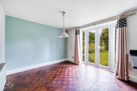 Flat 4, Golden Court Golden Manor, London, W7 3EQ
