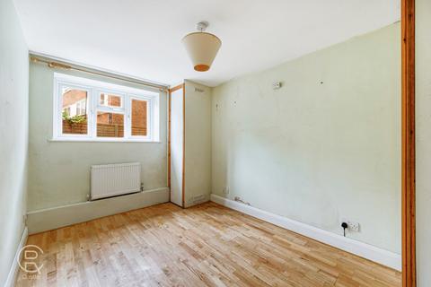 Flat 4, Golden Court Golden Manor, London, W7 3EQ