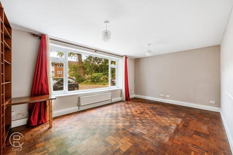 Flat 4, Golden Court Golden Manor, London, W7 3EQ