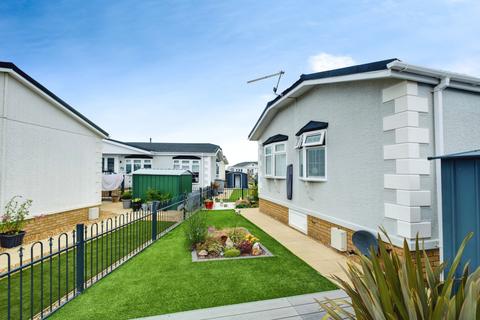 2 bedroom park home for sale, Lymington, Hampshire, SO41