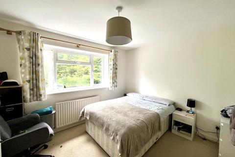 11 May Close, Chessington, KT9 2AP