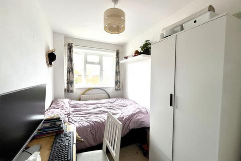 11 May Close, Chessington, KT9 2AP