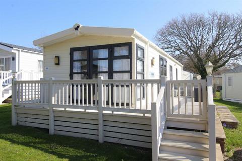 2 bedroom detached house for sale, Seabreeze, Shorefield, Near Milford On Sea, Hampshire, SO41