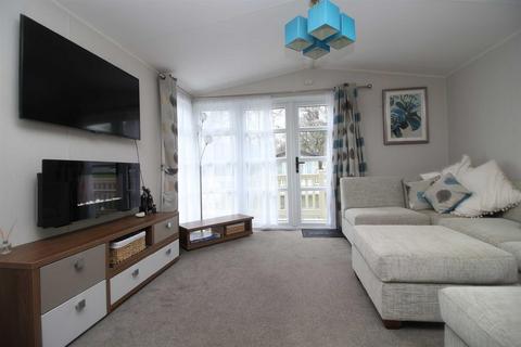 2 bedroom detached house for sale, Seabreeze, Shorefield, Near Milford On Sea, Hampshire, SO41