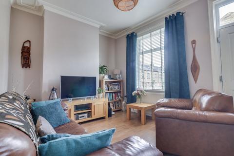 2 bedroom terraced house for sale, Ashgrove, Greengates, Bradford, West Yorkshire, BD10