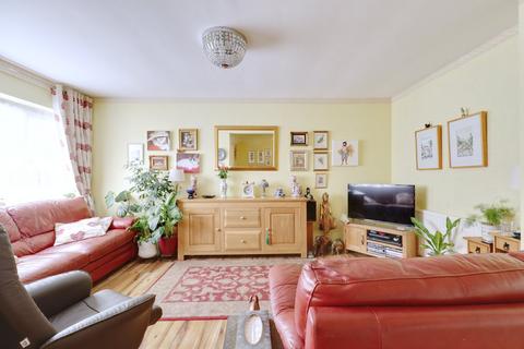 5 Stanhope Road, Rainham, RM13 7RP
