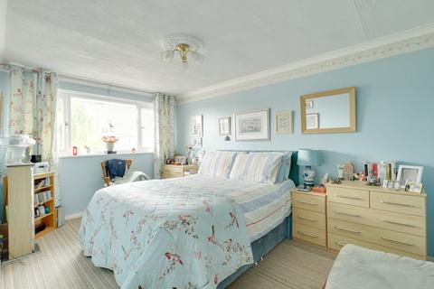 5 Stanhope Road, Rainham, RM13 7RP