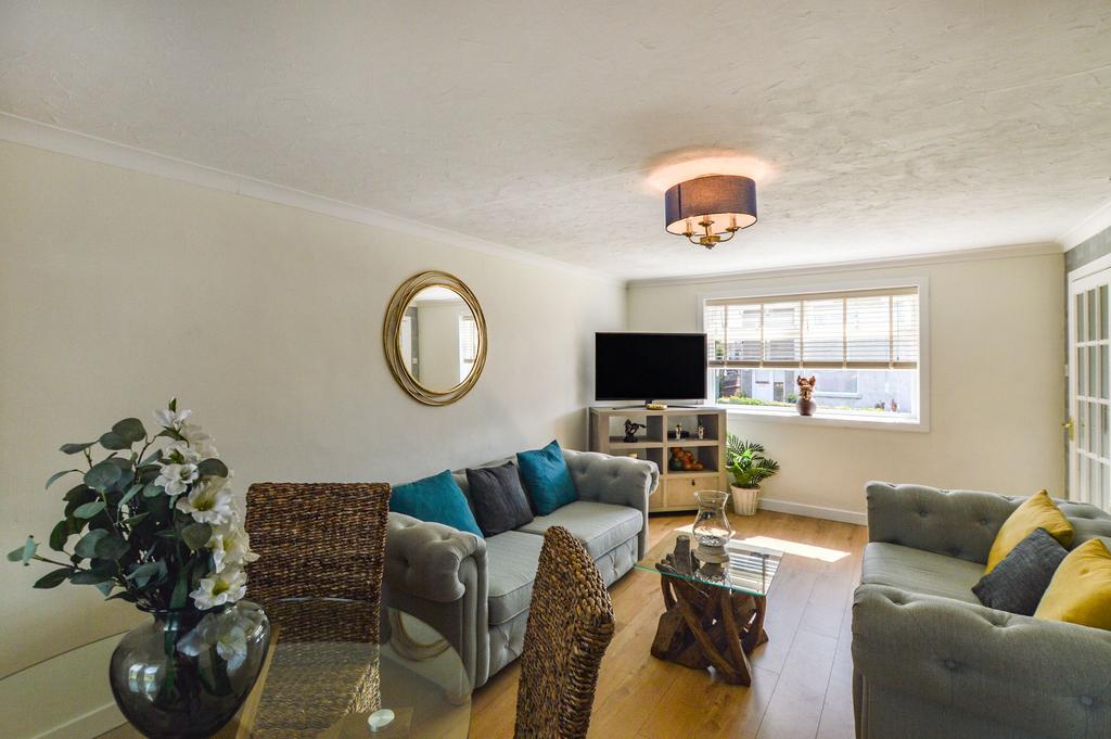 30 Ivanhoe Drive, Saltcoats, KA21 6LT 2 bed end of terrace house for