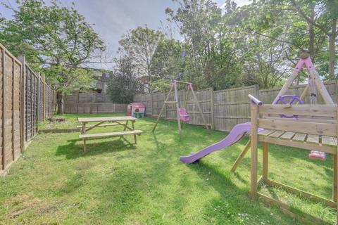 19 Abbotshall Road, London, SE6 1SQ