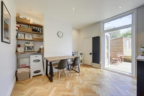 19 Abbotshall Road, London, SE6 1SQ