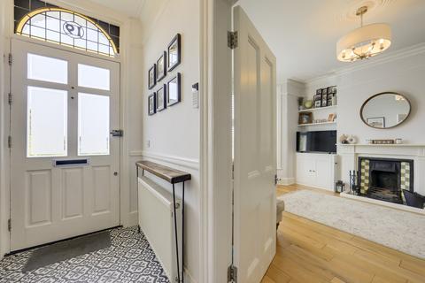 19 Abbotshall Road, London, SE6 1SQ