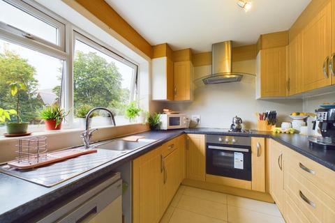 2 bedroom flat for sale, The Limes Avenue, Beaufort Court The Limes Avenue, N11