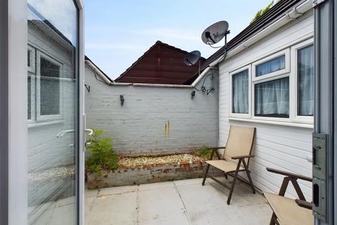 4 bedroom terraced house for sale, Broomfields, Basildon, Essex, SS13