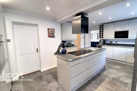 14 Alder Close, Bishop's Stortford, CM23 4JX
