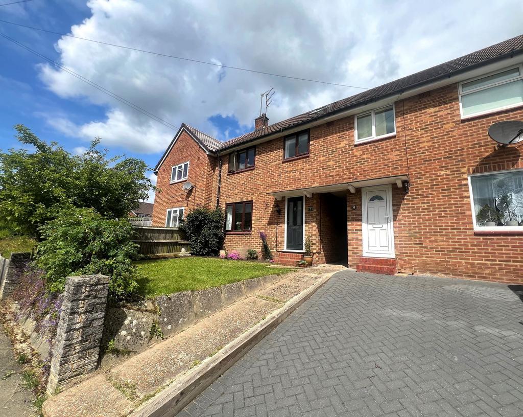 Boston Road, Haywards Heath, RH16 3 bed terraced house for sale £365,000