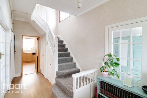 4 bedroom semi-detached house for sale, Halstead Road, London