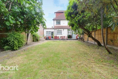 16 Halstead Road, Winchmore Hill, London, N21 3EH