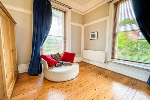 2 bedroom flat for sale, Wilmslow Road, Didsbury, Manchester, M20