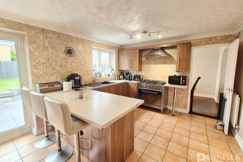 3 bedroom detached house for sale, Framlingham Road, Peterborough PE2