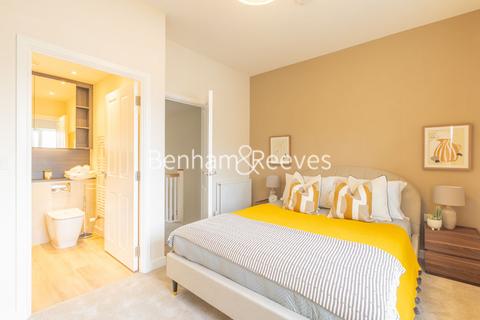 3 bedroom townhouse to rent, Cherry Mews, Tooting SW17