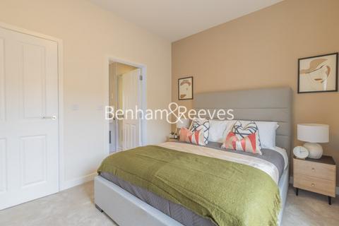 3 bedroom townhouse to rent, Cherry Mews, Tooting SW17