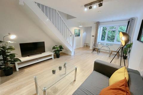 3 bedroom terraced house for sale, Keel Close, Canada Water, London, SE16