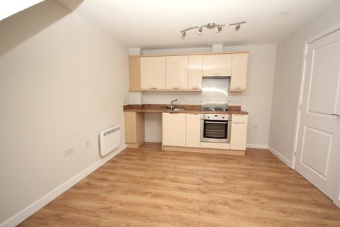 2 bedroom townhouse to rent, Clarendon Gardens, Bromley Cross, Bolton, Greater Manchester, BL7