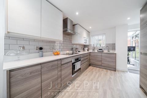 9 Newark Close, Ipswich, IP2 9TS