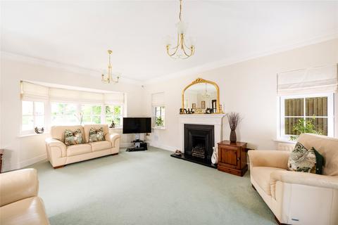 4 bedroom detached house for sale, Hillcrest Close, Loughton, Milton Keynes, Buckinghamshire, MK5