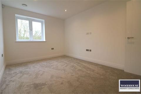 2 bedroom apartment to rent, Lambs Close, Potters Bar EN6