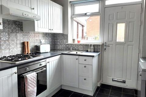 2 bedroom townhouse to rent, Mountcliffe View, Churwell, Leeds