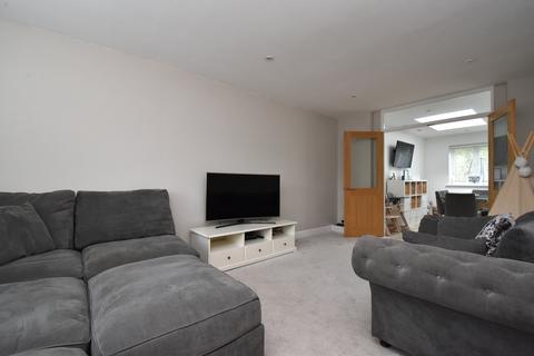 10 Wolfe Close, Bromley, BR2 7LY