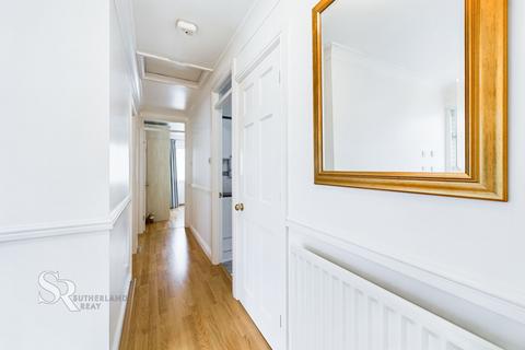 17 Brookside Road, Chapel En Le Frith, High Peak, SK23 0NE