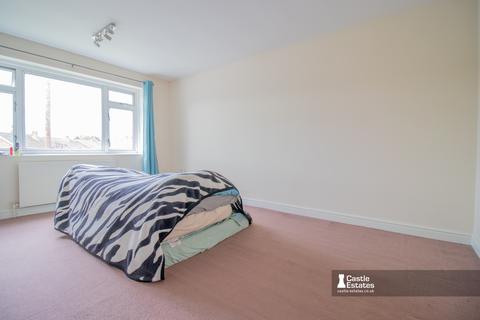 3 bedroom semi-detached house to rent, Sandringham Drive, Bramcote, Nottingham, NG9 3EA
