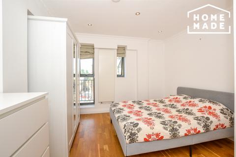 2 bedroom flat to rent, Woodseer Street, Brick Lane, E1
