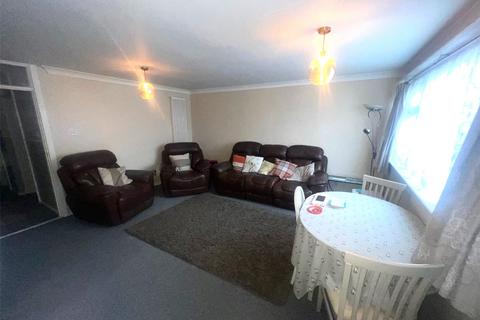 3 bedroom end of terrace house to rent, Mabey Close, Gosport, Hampshire, PO12