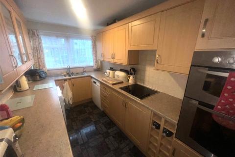 3 bedroom end of terrace house to rent, Mabey Close, Gosport, Hampshire, PO12