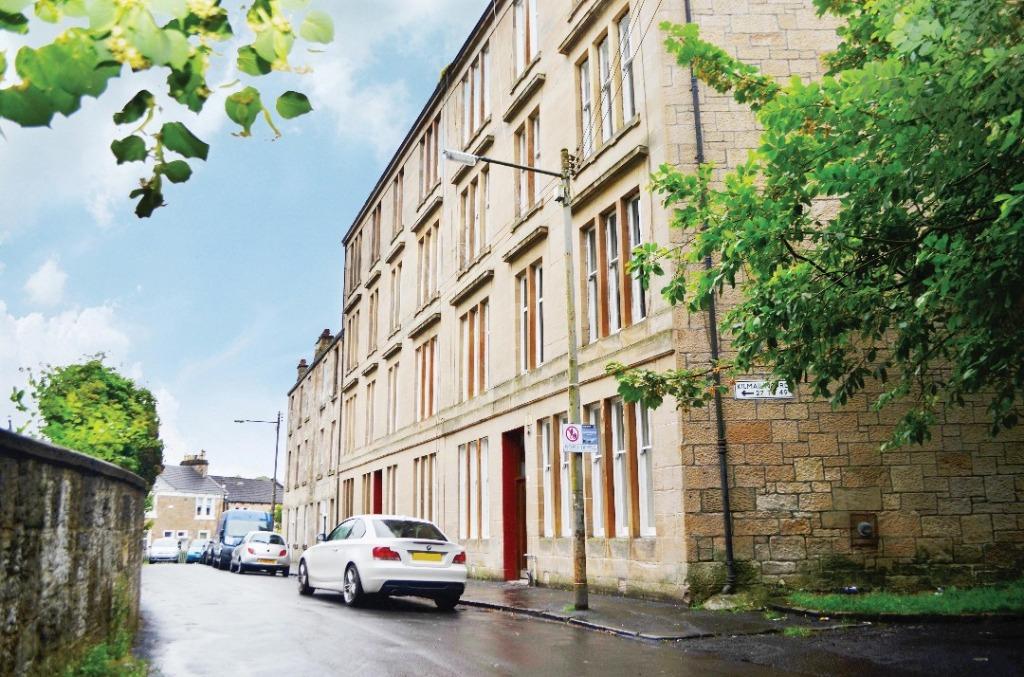 Kilmailing Road, Flat 2/1, Cathcart... 1 bed flat to rent £850 pcm (£196 pw)