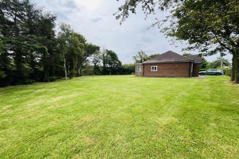 3 bedroom detached bungalow to rent, North Repps, Withernsea Road, Withernsea, Yorkshire