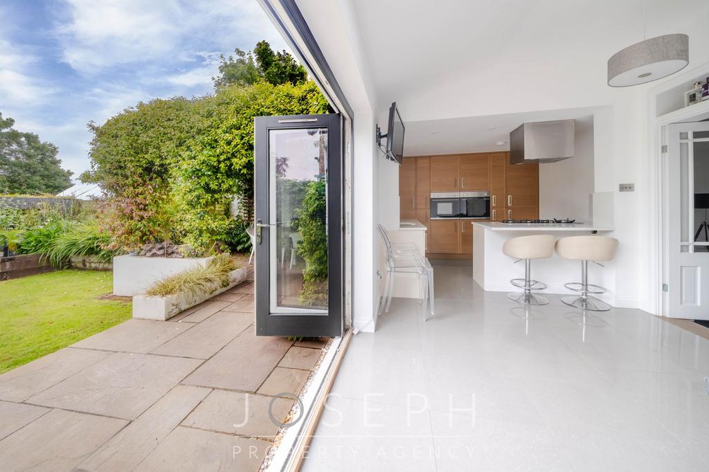 Brunswick Road, Ipswich, IP4 3 bed semidetached house for sale £315,000