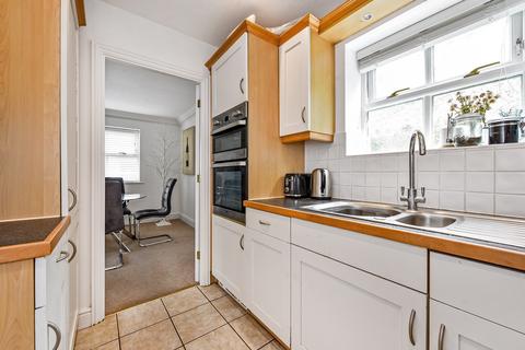 27 Marston Gate, Winchester, SO23 7DS