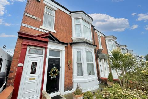 3 bedroom flat for sale, Mortimer Road, Mortimer, South Shields, Tyne and Wear, NE34 0RR