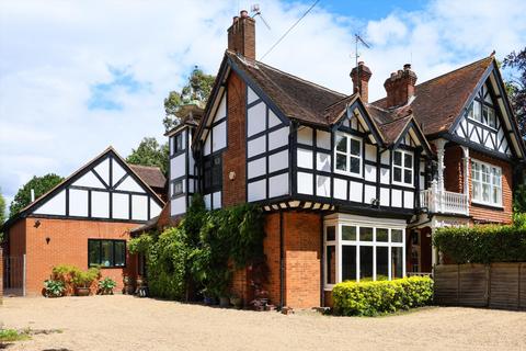 undefined, Woburn Hill, Addlestone, Surrey, KT15