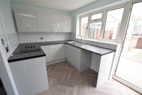 2 bedroom terraced house to rent, West End