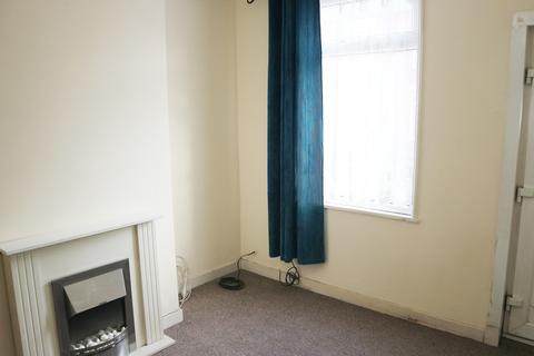 2 bedroom terraced house to rent, Manthorpe Road, Grantham NG31